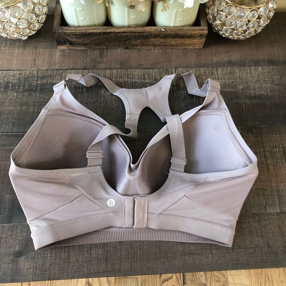 Incredible by Victoria’s Secret Sports Bra - Picture 2 of 3